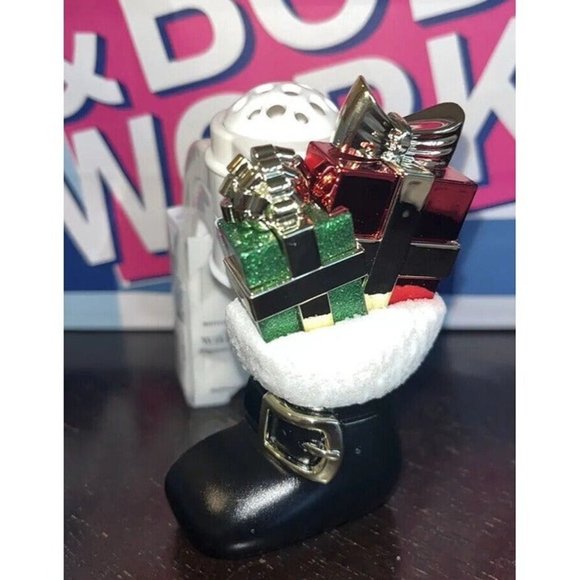 Bath & Bath Works Santa Boot with Presents Wallflower Plug Christmas 2022 Holida - Picture 1 of 2